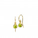 Fame øreringe i guld med grønne peridot dråber fra Izabel Camille